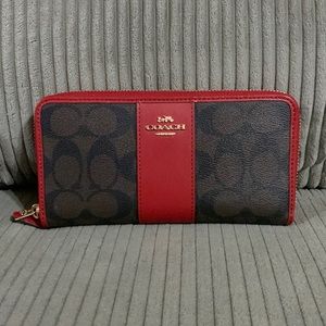 Coach Accordion Zip Wallet in Signature Canvas